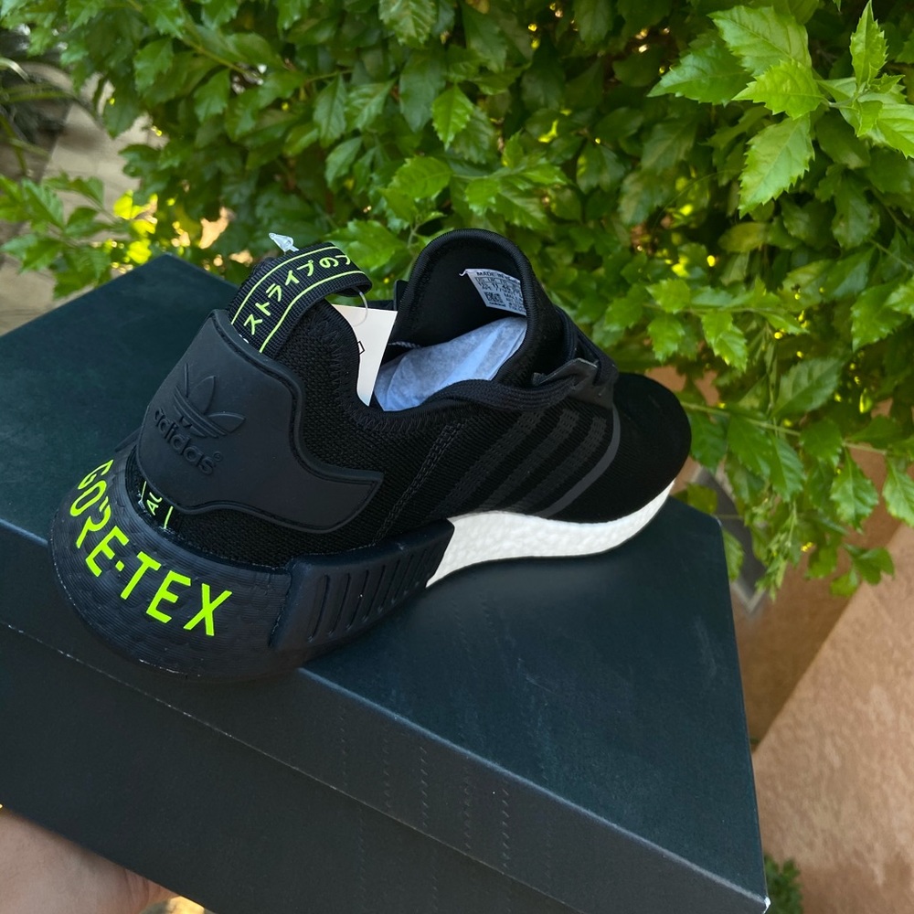 11.5 NMD R1